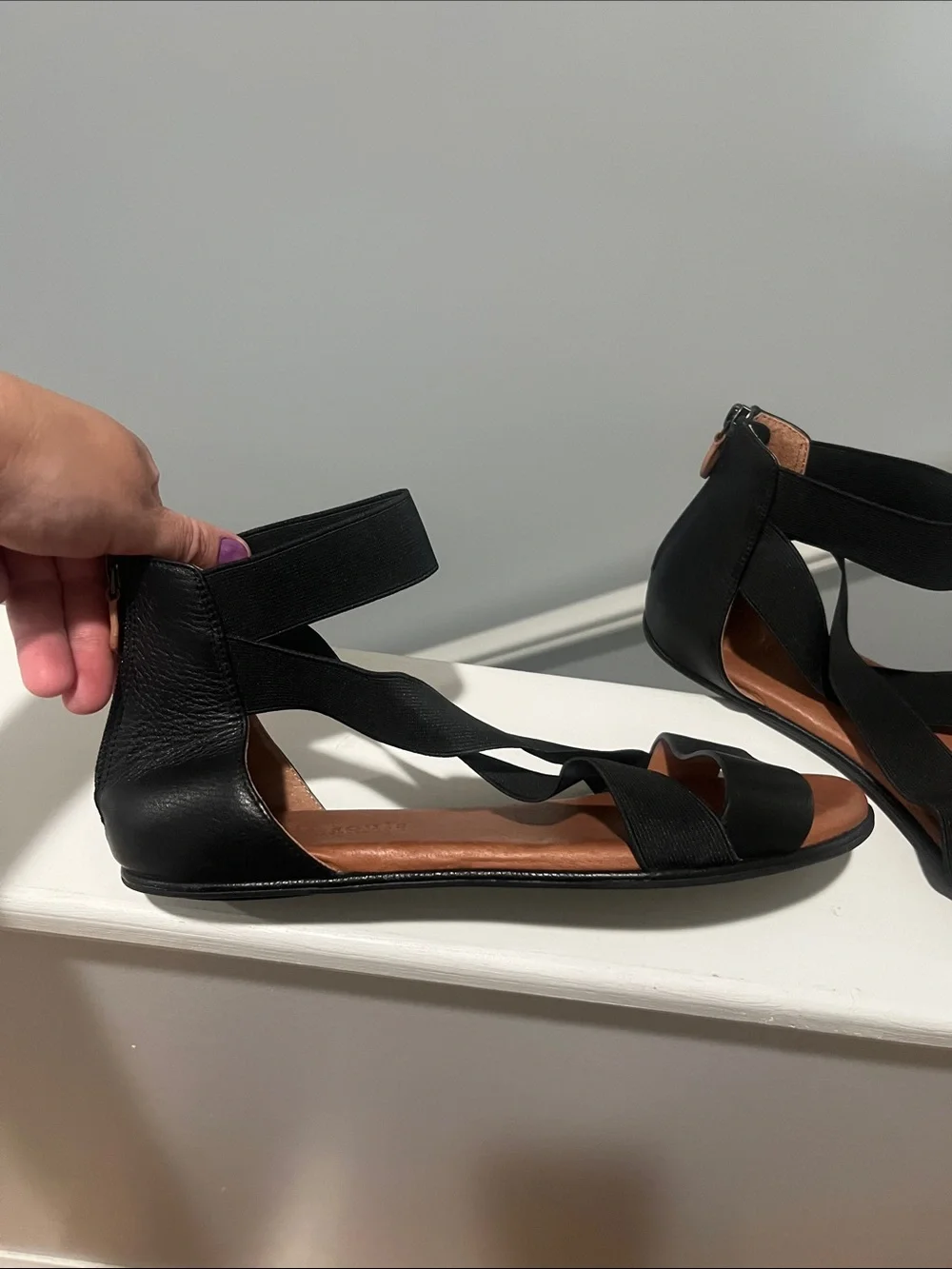 Gentle Souls Kenneth Cole 11 NWOT Black Leather Break Elastic Sandals Gladiator